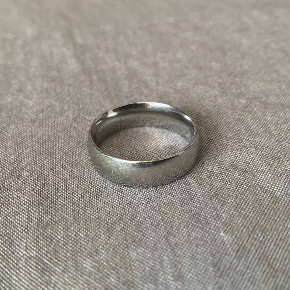 Silver metal ring size 10